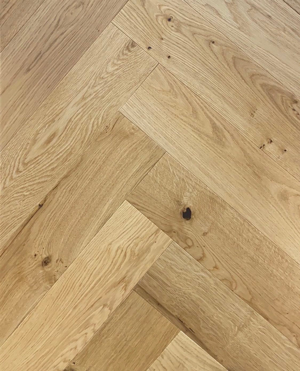 Natural Oak – European Oak Parquetry Herringbone