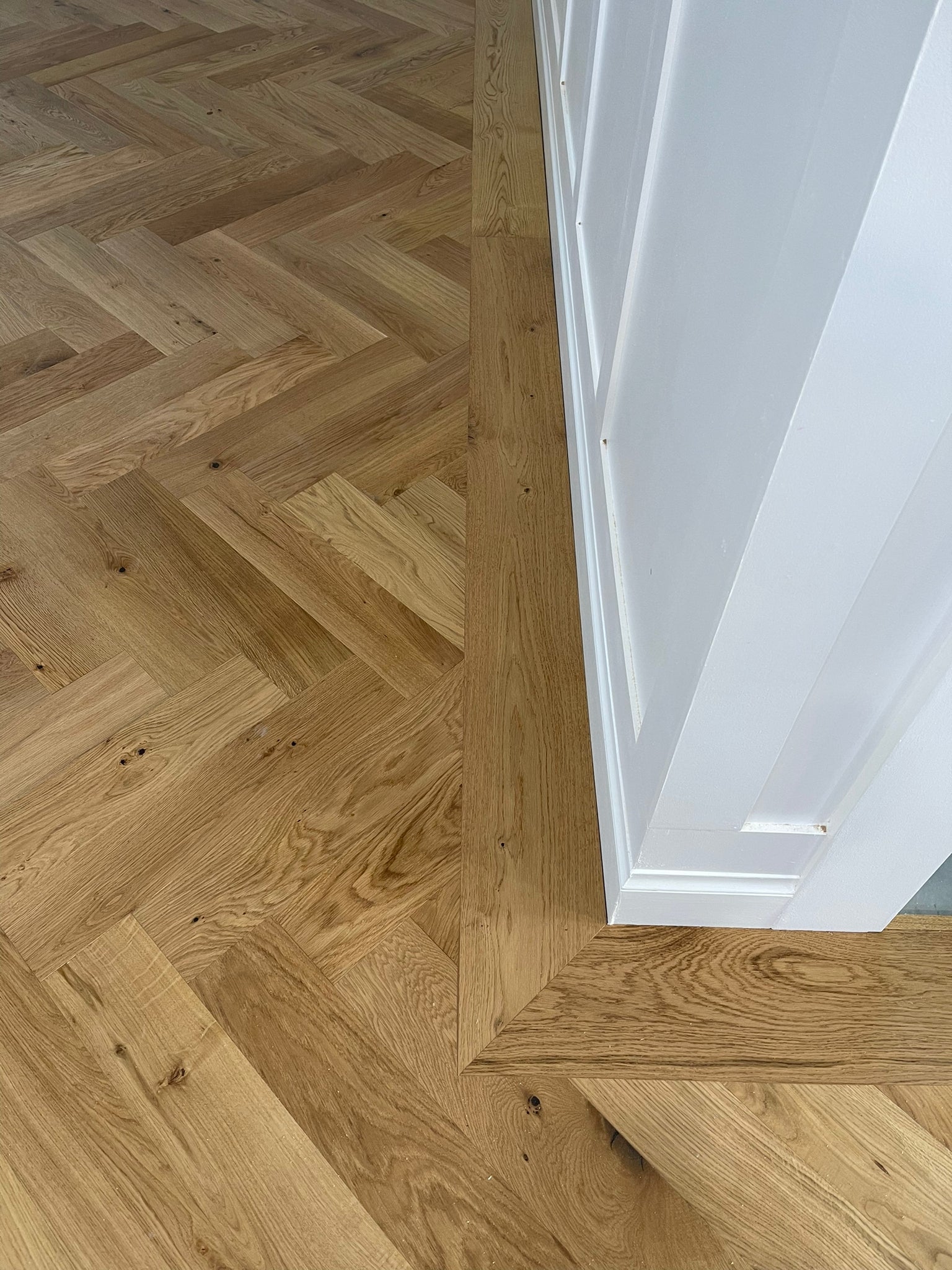 Natural Oak – European Oak Parquetry Herringbone