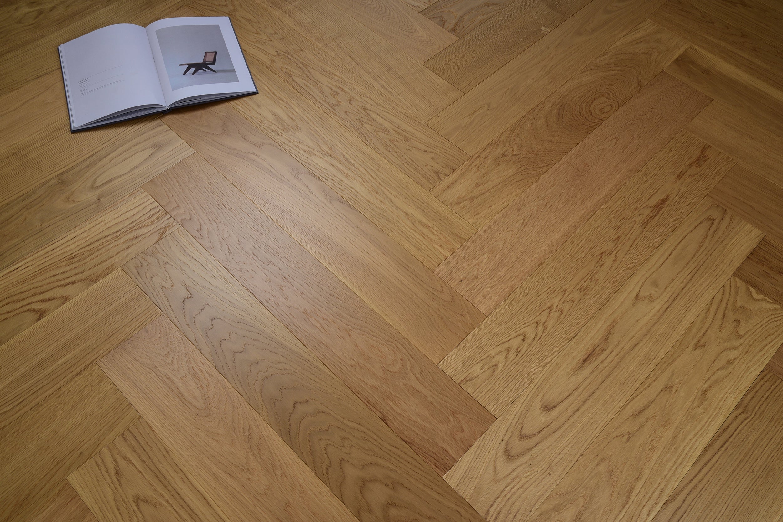 Smoked Natural – European Oak Parquetry Herringbone