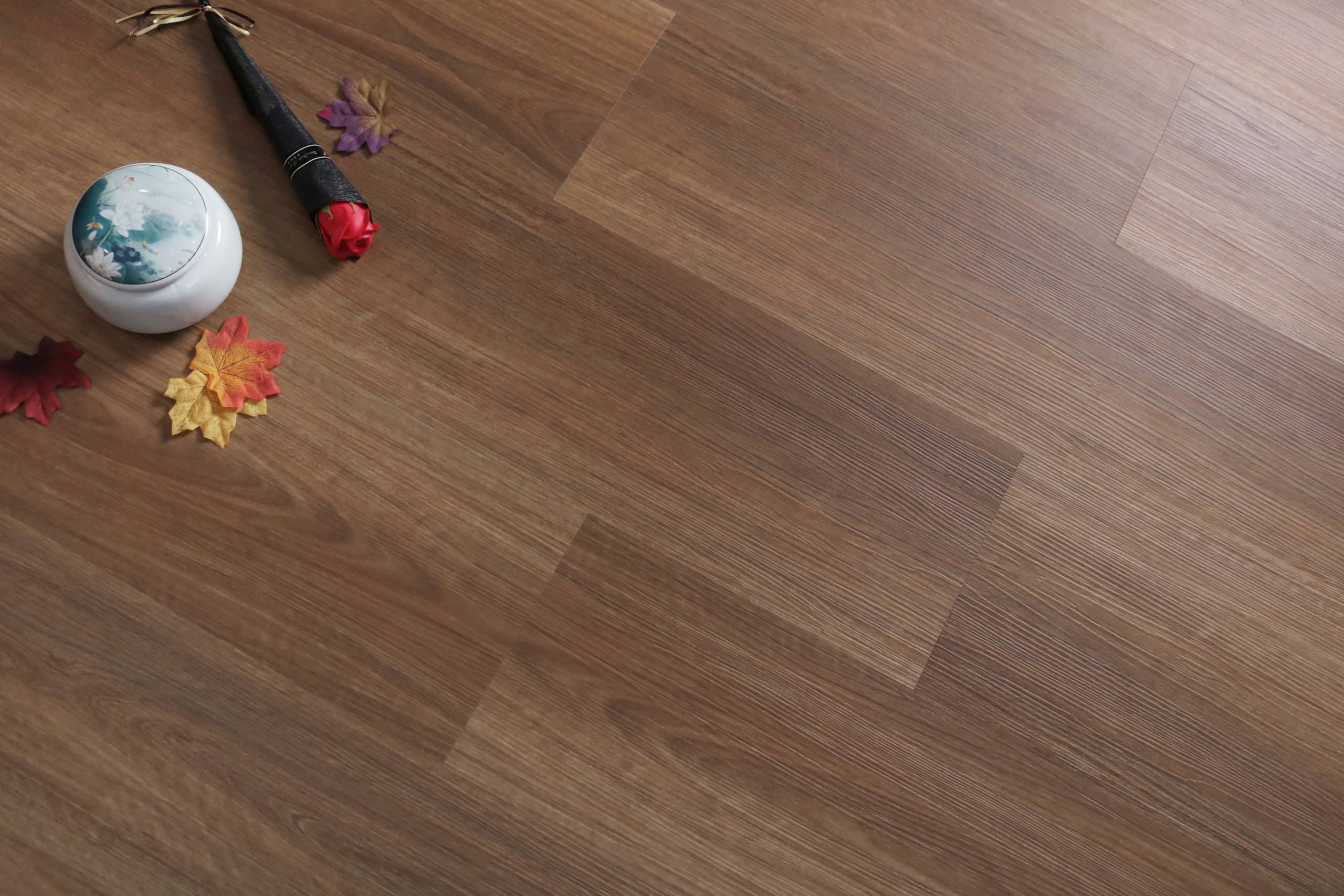 MBM 05 – TASMANIAN SPOTTED GUM - Boston Hybrid Flooring Collections