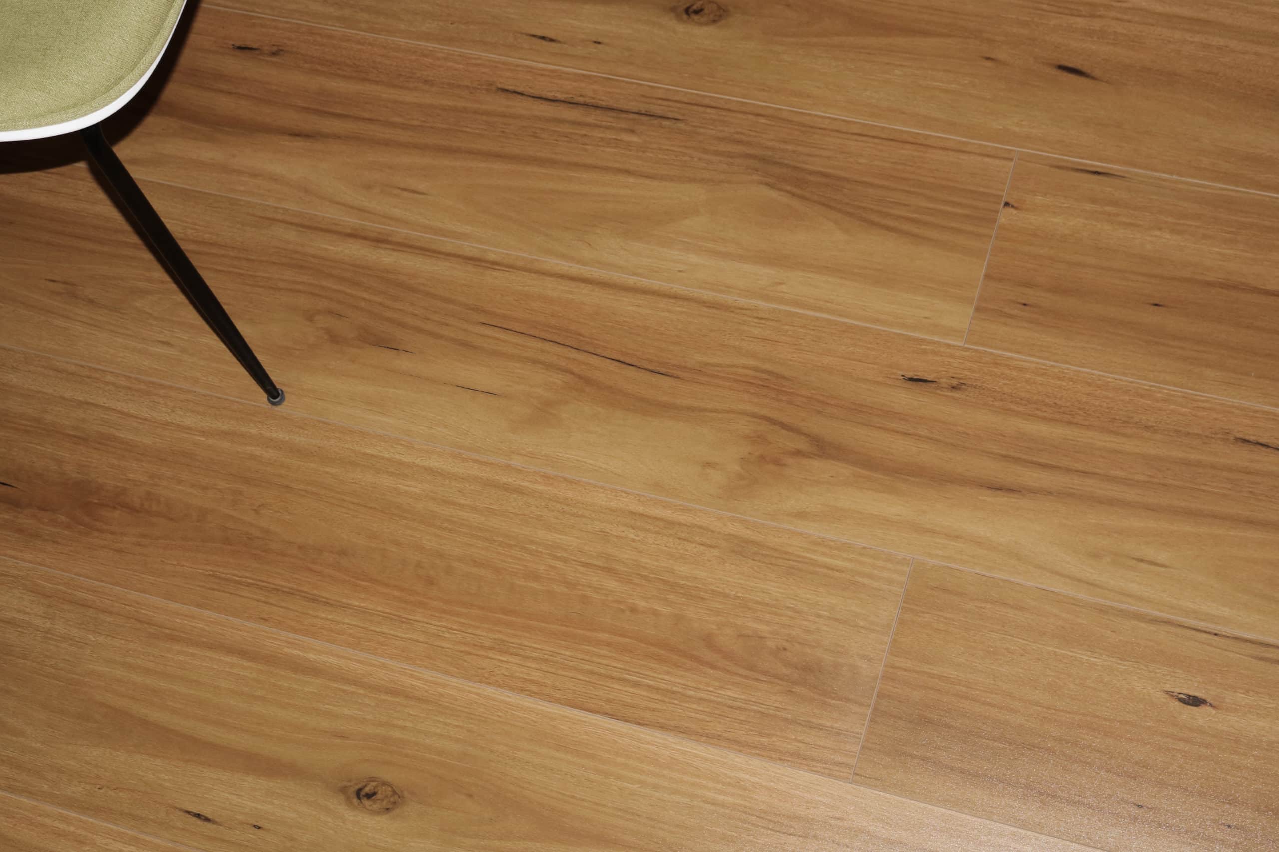 C 15 BLACKBUTT CLASSIC HYBRID FLOORING - BOSTON Classic Hybrid Flooring Collection — Golden Oak Finish, Water-Resistant & AC5 Surface Strength