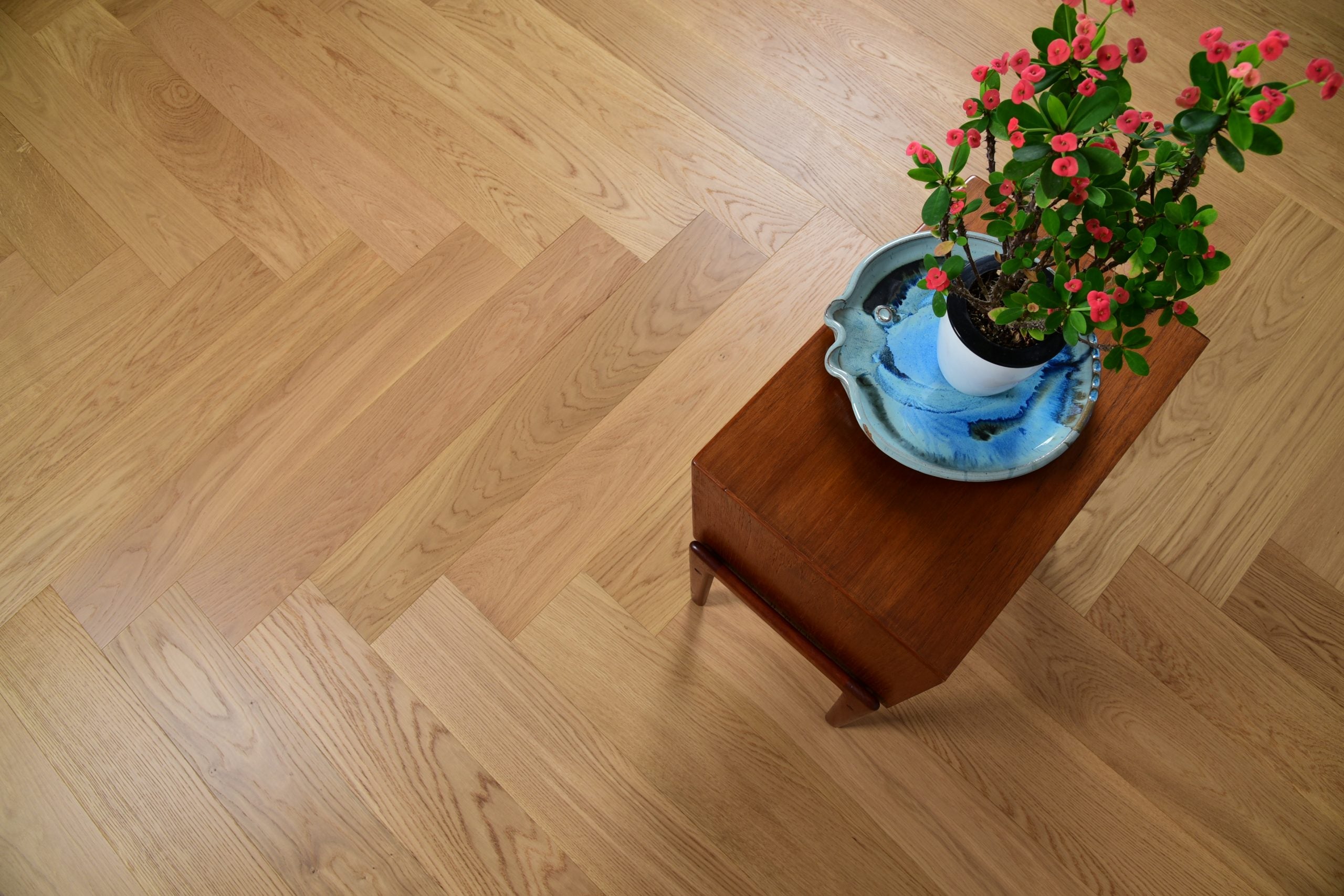 Smoked Natural – European Oak Parquetry Herringbone