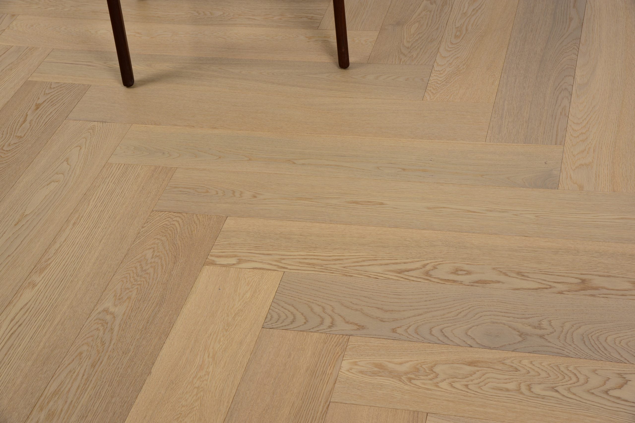 Smoked White – European Oak Parquetry Herringbone
