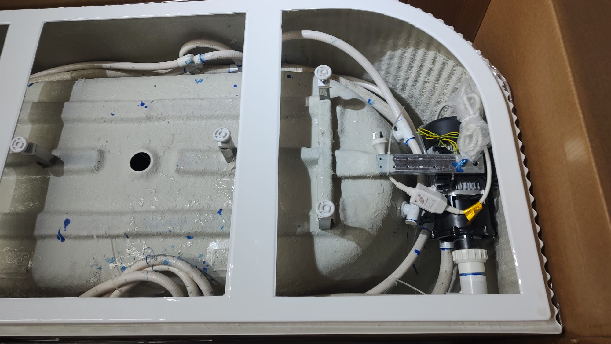 7332 (SPA) Back-to-Wall Bathtub