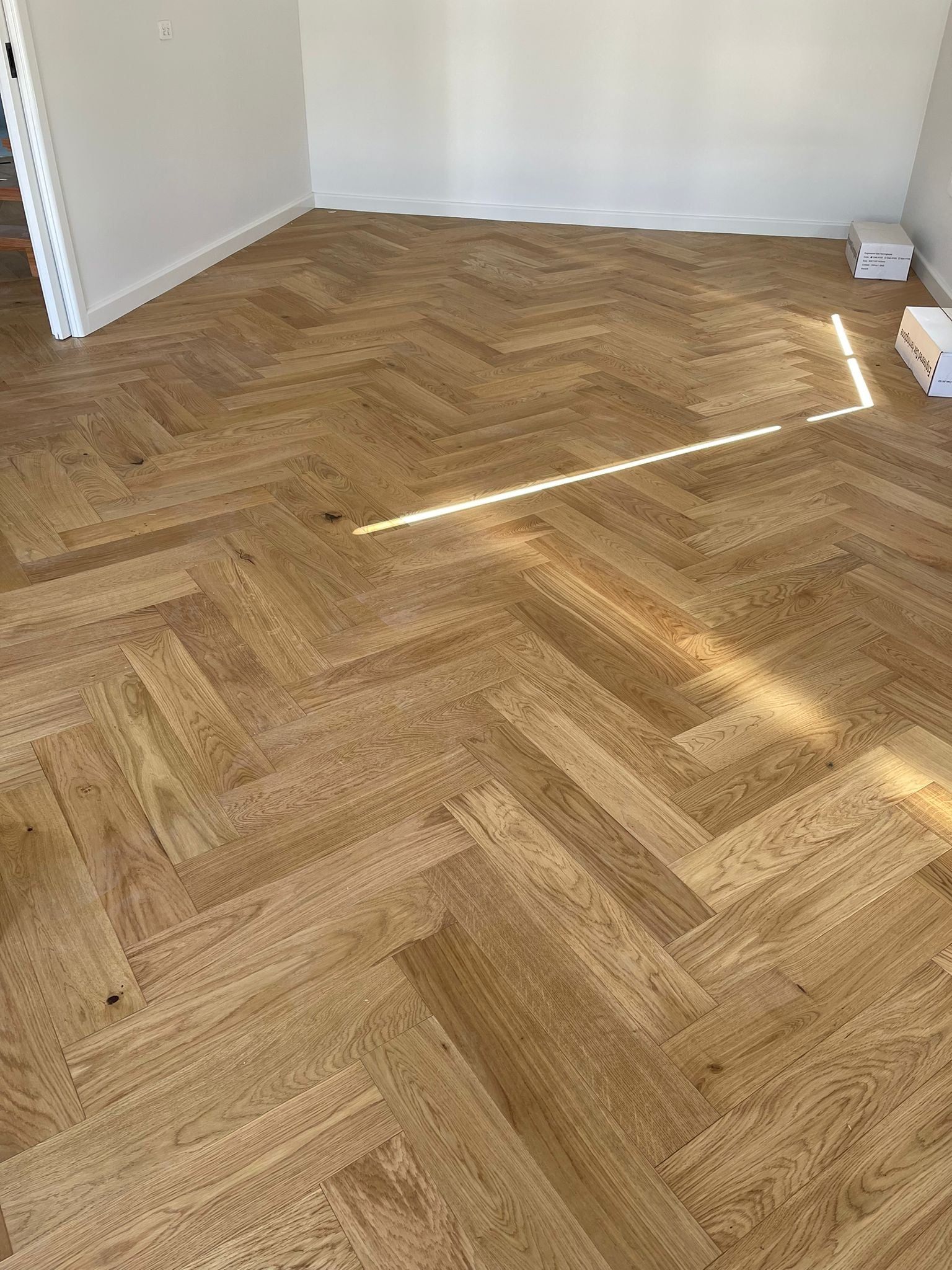 Natural Oak – European Oak Parquetry Herringbone
