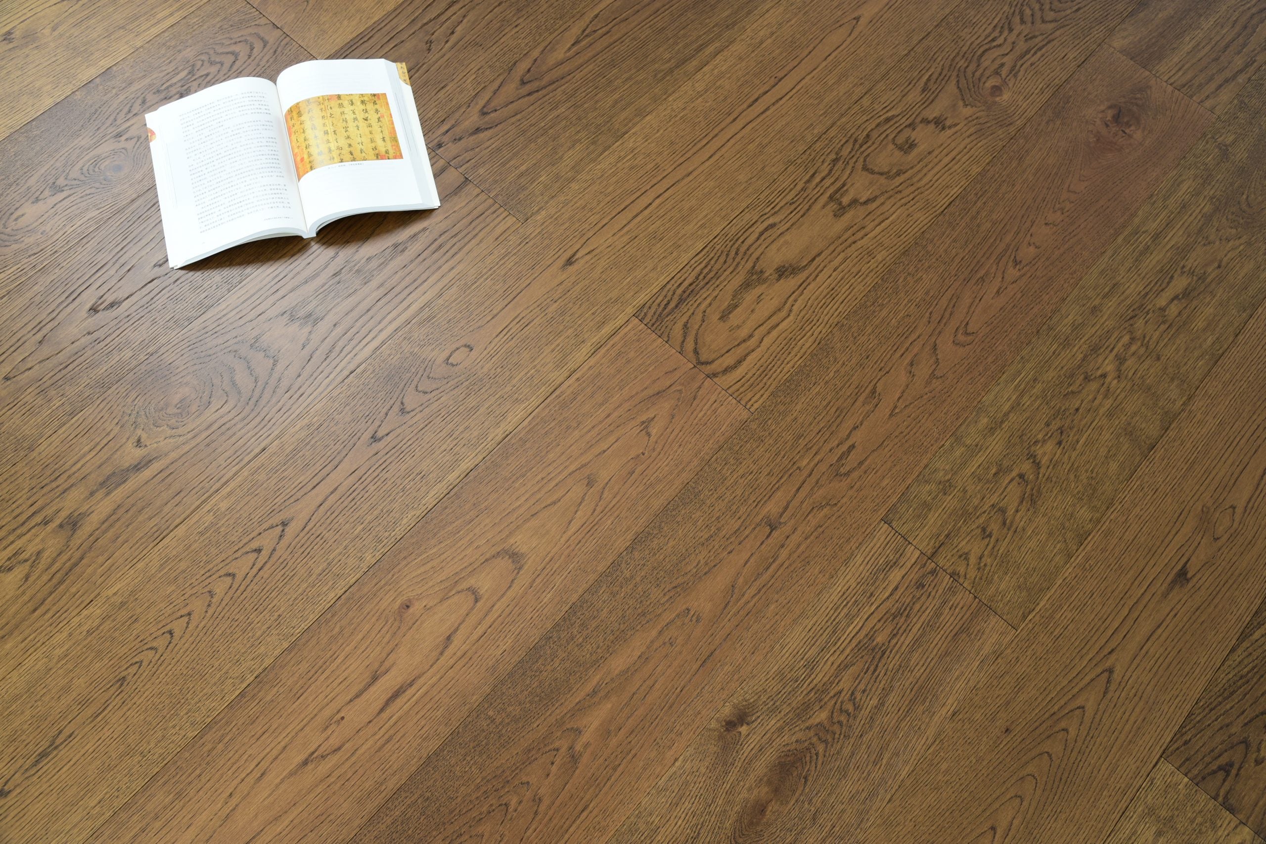 Lomma Brown – Engineered European Oak Flooring