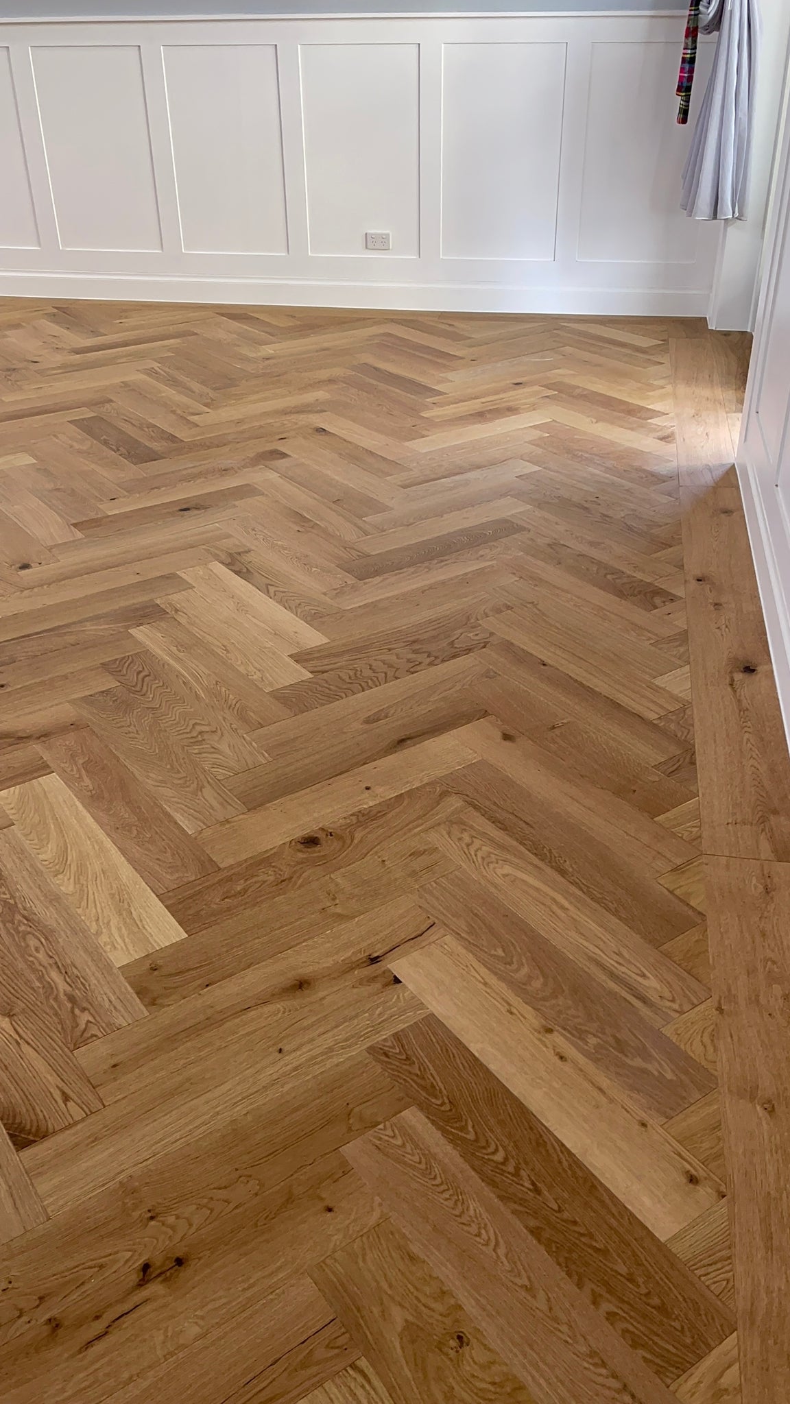 Natural Oak – European Oak Parquetry Herringbone
