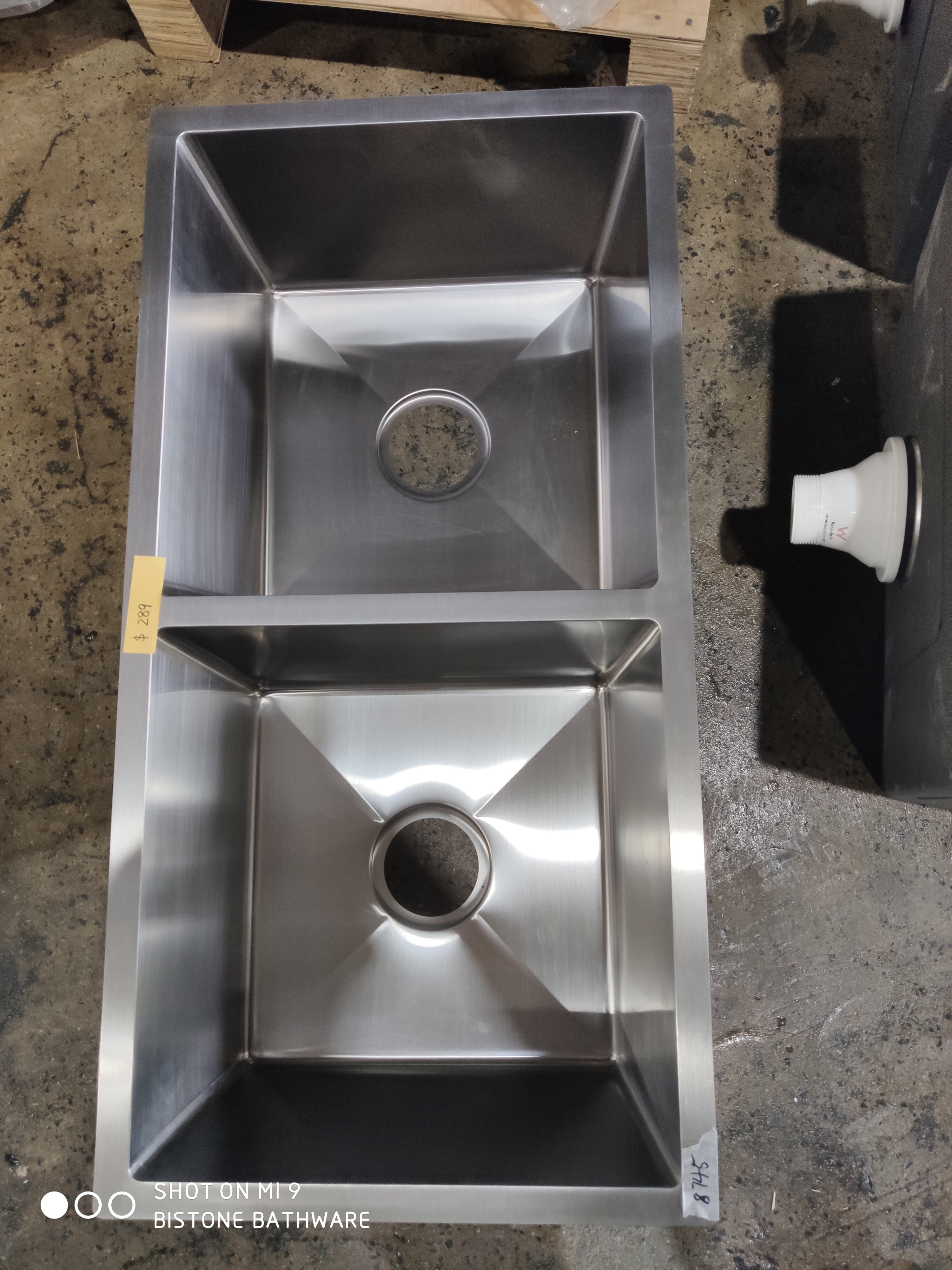 Vogue 870R Double Bowl Undermounted kitchen sink