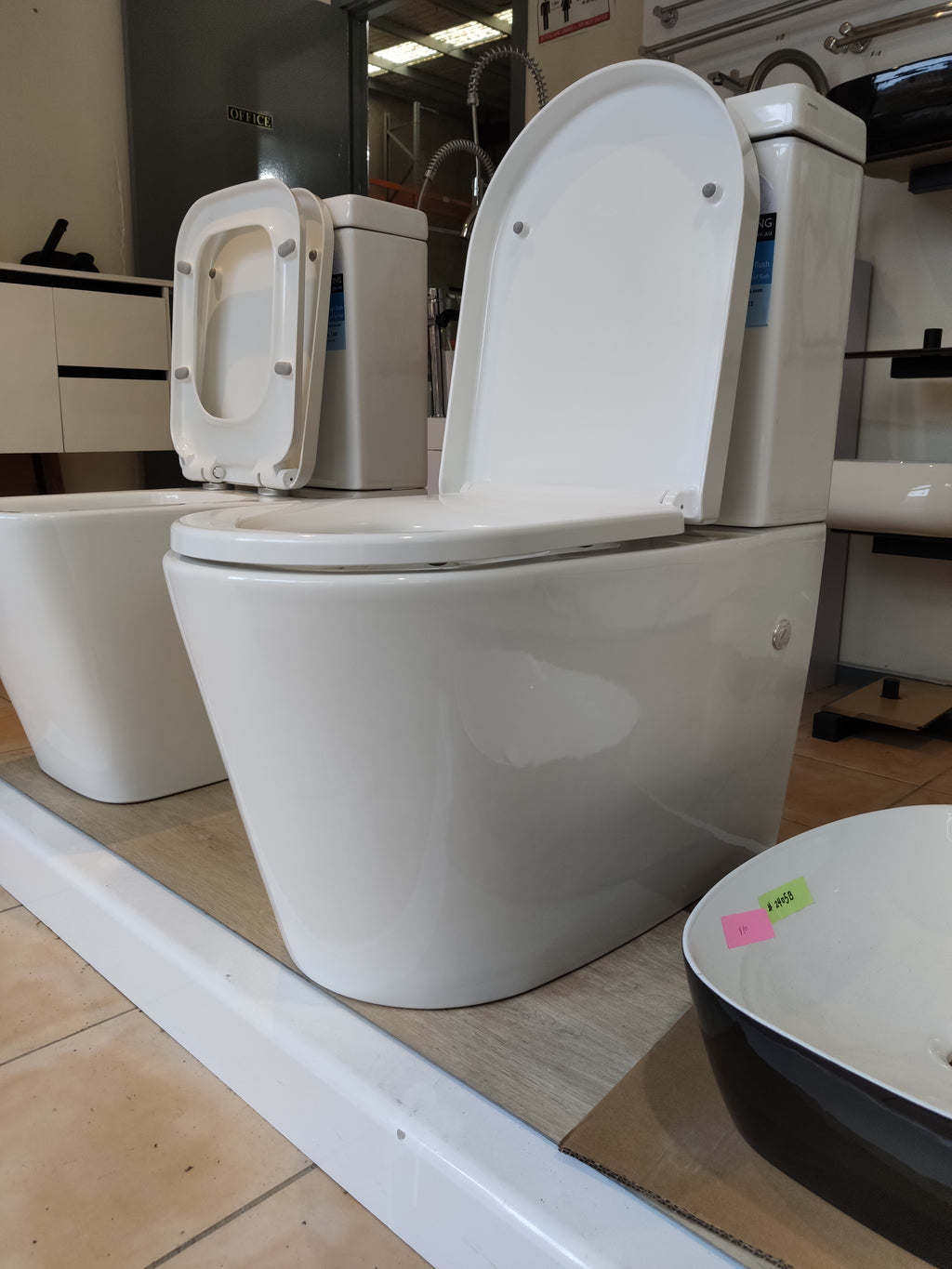 Torina toilet suite Back to Wall With S & P Trap